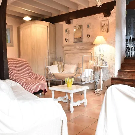 Feriehus Charming In France For A Private Getaway