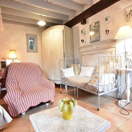 Charming In France For A Private Getaway Feriehus